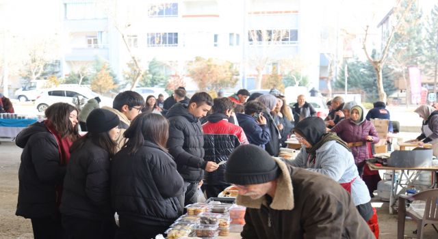 Hanımeli Pazarında Ramazan Bereketi