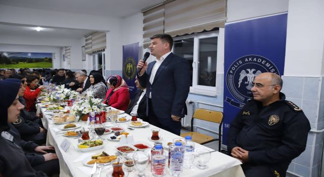 Dinçer, Polis Adayları ile İftar Yaptı