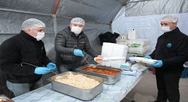 İftar Servisi Başkan Dinçer’den