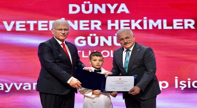 8 Yaşındaki Osman Fahri Veteriner Hekim Oldu
