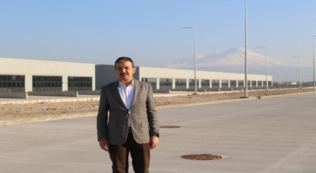 AKTÜRK İLK İŞ YERİM PROJESİ’NDE MÜJDEYİ VERDİ