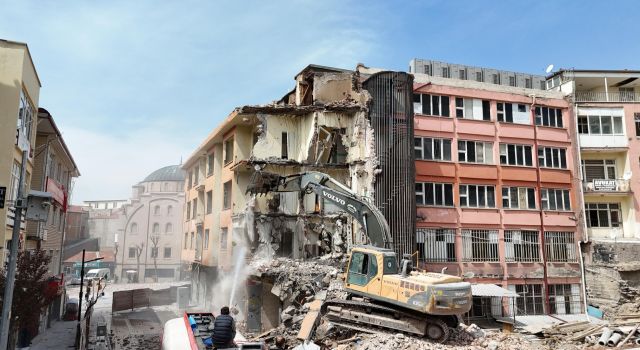 Kalealtı Caddesinde Güvenli Ulaşım İçin Kentsel Dönüşüm