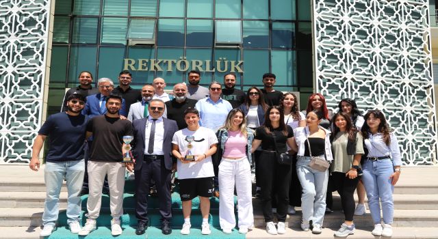ASÜ Hentbol Takımlarından Şampiyonada Çifte Başarı