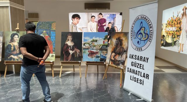 Güzel Sanatlar Lisesi Öğrencilerinin Sanat Eserleri Ziyaretçileri Büyüledi
