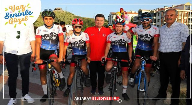 Yaz Seninle Güzel Temasıyla Aksaray’da Gençler Sahada, Kitapta ve Sanatta