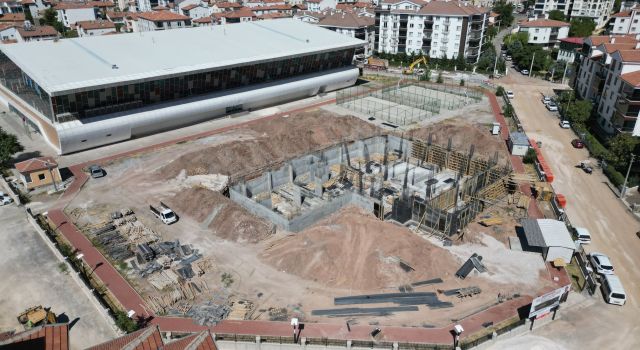 Belediyenin Gençlik Merkezi Projesinde İnşaat Çalışmaları Sürüyor