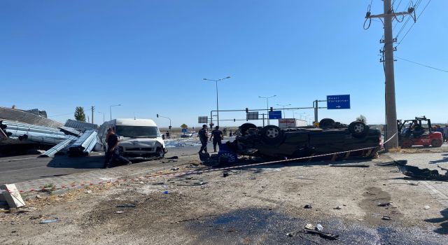 Eşmekaya Işıklarda Zincirleme Kaza Mucize Kurtuluş