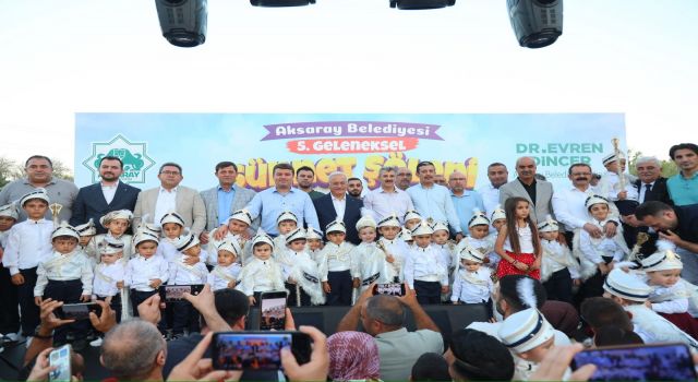 Geleneksel Sünnet Şöleni'nde 900 Çocuk Erkekliğe Adım Attı