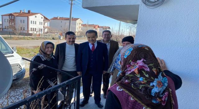 İl Başkanı Parti Binasında, Milletvekilleri Sahada Halkla Bir Araya Geldi