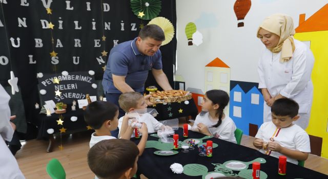 Belediye Başkanı Dr. Evren Dinçer, Selime Sultan Kadın Aktivite Merkezinde Kandil Programına Katıldı