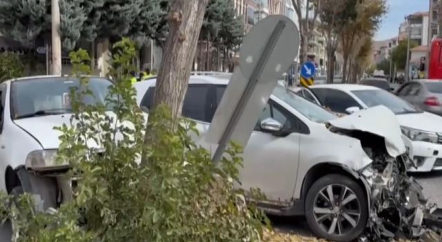 Bu Kavşakta Kaza Hiç Bitmiyor