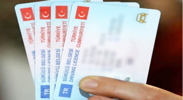 Ehliyeti Yenilemeyenlere Bakan’dan Net Uyarı “Süre Bir Daha Uzatılmayacak”