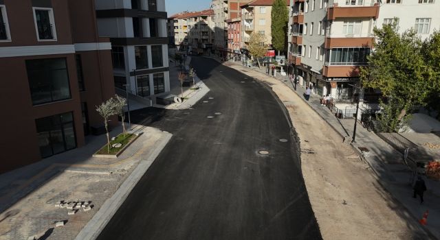 Kalealtı Caddesinde Sıcak Asfalt Serimi Tamamlandı, Cadde Trafiğe Açıldı