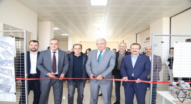 Mimarlık Fakültesi Öğrencilerinin Eserleri Büyük İlgi Gördü