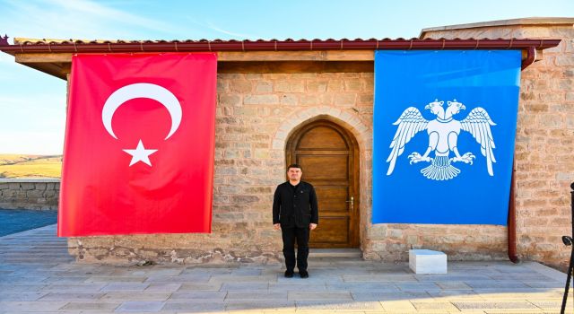 833 Yıl Sonra Selçuklu Bayrağı Yeniden II. KILIÇ Arslan Köşkünde Dalgalandı