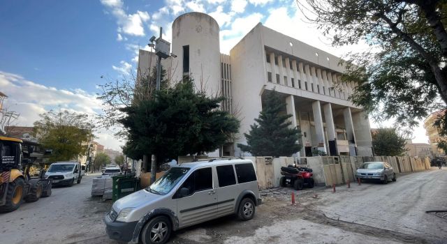 Eski MEDAŞ Bölgesinde Yıkım Çalışmaları Sürüyor