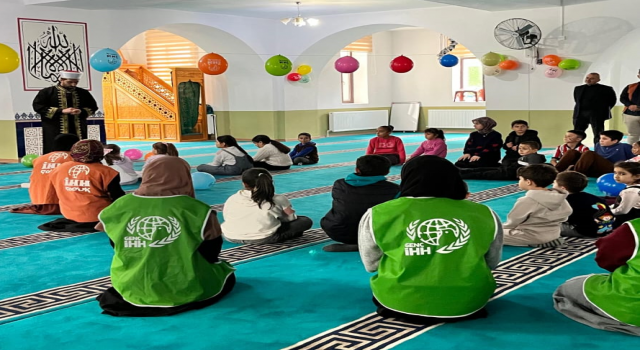 Aksaray İHH’dan “Minik Eller Camide Buluşuyor” Programı