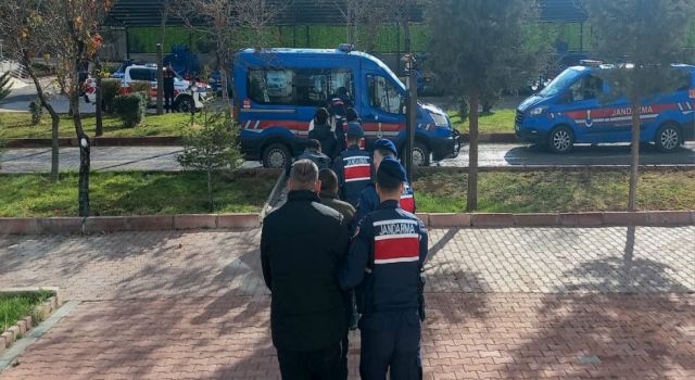 Olmayan Bungalov Evleri Kiralarken Yakalandılar