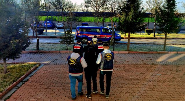 Aranan 2 Kişiye JASAT Operasyonu