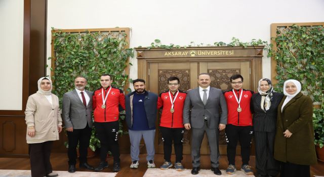 ASÜ Öğrencilerinden Türkiye Birinciliği