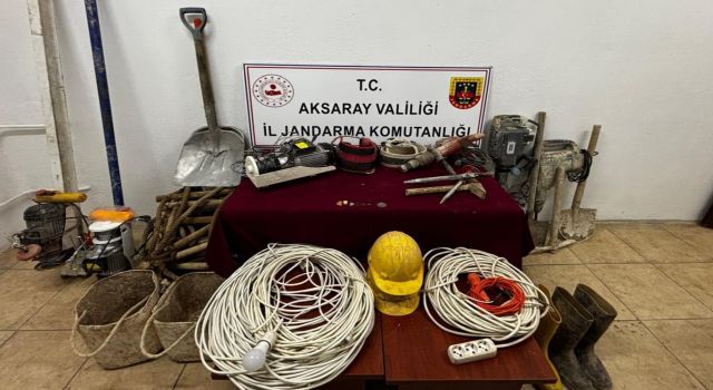 Define Ararken Yakalandılar