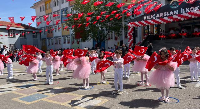 Okullarda Kırmızı, Beyaz Coşku