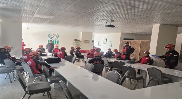 Aksaray İHH Arama Kurtarma Ekibi AFAD Akreditasyon Tatbikatını Başarıyla Tamamladı