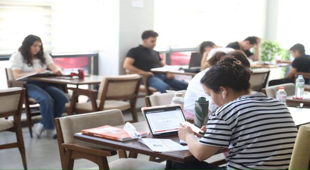 Kitap Konakları Ve Millet Kıraathaneleri Sınav Maratonunda Yoğun İlgi Görüyor