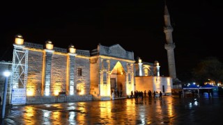 Tarihi Ulu Cami Işıklandırma Çalışmaları İle İhtişamlı Bir Görünüm Kazanıyor