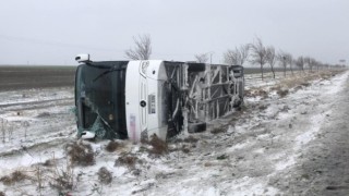 Tur Otobüsü Kaza Yaptı: 1 Ölü, 40’dan Fazla Yaralı