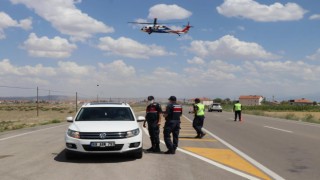 Jandarma Trafik Kuralı İhlallerini Helikopterle Denetledi