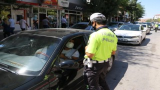 Yoğun Trafiğe Polisten Sıkı Denetim