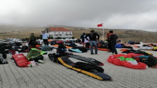 Hasandağı Rengarenk Paraşütlere Ev Sahipliği Yaptı