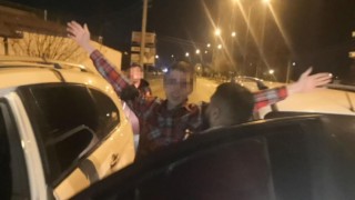 Dur ihtarına uymayıp eroini camdan atıp kaçtı, kovalamacayla yakalandı