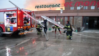 Benzin istasyonunun restoranında çıkan yangın otele sıçradı