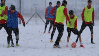 Siyah Beyazlılara Durmak Yok