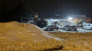 Aksaray-Konya Kara Yolu Yoğun Kar ve Tipi Nedeniyle Ulaşıma Kapandı