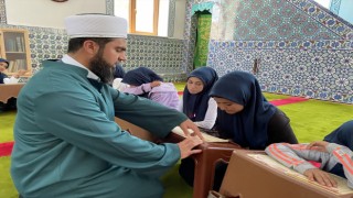 İmam, Kurduğu "Cami Market"le Çocuklara Camiyi Sevdiriyor