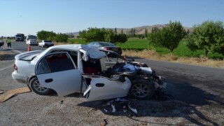 Nişan Alışverişinden Dönerken Kaza Geçirdiler