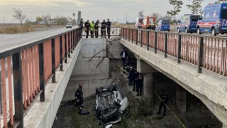 Kanala Düşen Otomobildeki 3 Kişi Öldü