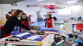 Geleceğin Mucitlerine Bilim Merkezi Ev Sahipliği Yapıyor