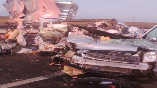 Hafif Ticari Aracın Tıra Çarptığı Kazada 1 Kişi Öldü