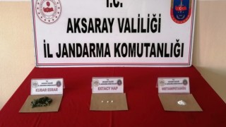 Jandarma Zehir Tacirlerine Geçit Vermiyor