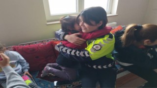 Emniyet, Çocuklara Güven Veriyor