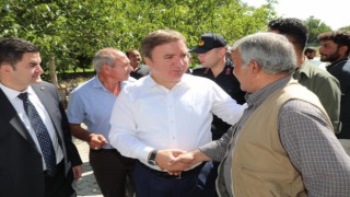 Köylerin Sorunlarını Yerinde Görüyor