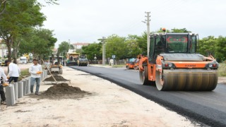 Küçük Bölcek’te Yol ve Refüj Çalışmaları Sürüyor