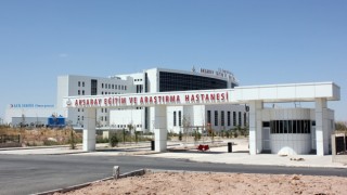 Aracın Lastiğini Değiştirirken Otomobil Çarpan 2 Kişi Öldü