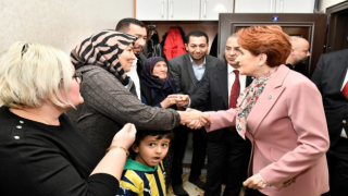 Meral Akşener, Şehit Jandarma Komando'nun Ailesini Ziyaret Etti