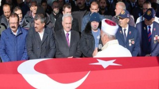 Vali Kumbuzoğlu, Gazi Sağtaş’ın Cenaze Törenine Katıldı