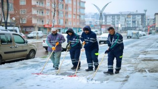 Belediye Ekipleri Kar Yağışı Nedeniyle Teyakkuzda